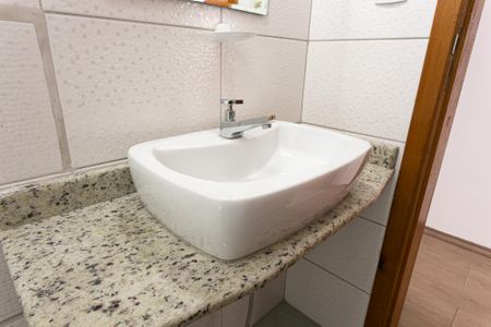 Casa à venda com 150m², 4 quartos e 2 vagas Casa à venda com 150m², 4 quartos e 2 vagasBanheiro 1