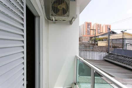 Casa à venda com 150m², 4 quartos e 2 vagas Casa à venda com 150m², 4 quartos e 2 vagasVaranda da Suíte