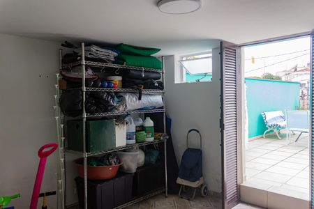 Casa para alugar com 193m², 5 quartos e 1 vaga Casa para alugar com 193m², 5 quartos e 1 vagaQuarto de Serviço