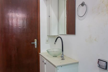 Casa para alugar com 193m², 5 quartos e 1 vaga Casa para alugar com 193m², 5 quartos e 1 vagaBanheiro 2