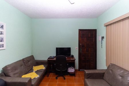 Casa à venda com 148m², 2 quartos e 2 vagas Casa à venda com 148m², 2 quartos e 2 vagasSala