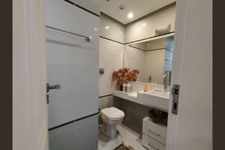 Apartamento à venda com 340m², 3 quartos e 3 vagasBanheiro social 2