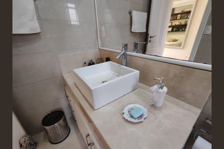 Apartamento à venda com 340m², 3 quartos e 3 vagasBanheiro da Suíte 1