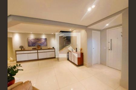 Apartamento para alugar com 320m², 4 quartos e 4 vagas Apartamento para alugar com 320m², 4 quartos e 4 vagasÁrea comum