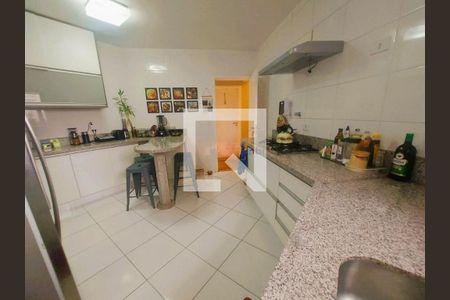 Apartamento para alugar com 320m², 4 quartos e 4 vagas Apartamento para alugar com 320m², 4 quartos e 4 vagasCozinha