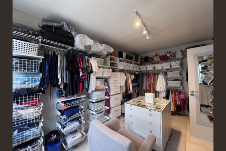 Apartamento à venda com 227m², 3 quartos e 2 vagas Apartamento à venda com 227m², 3 quartos e 2 vagasCloset da suíte 1