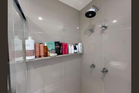 Apartamento à venda com 227m², 3 quartos e 2 vagas Apartamento à venda com 227m², 3 quartos e 2 vagasBanheiro da Suíte 2