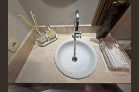 Apartamento à venda com 227m², 3 quartos e 2 vagas Apartamento à venda com 227m², 3 quartos e 2 vagasLavabo