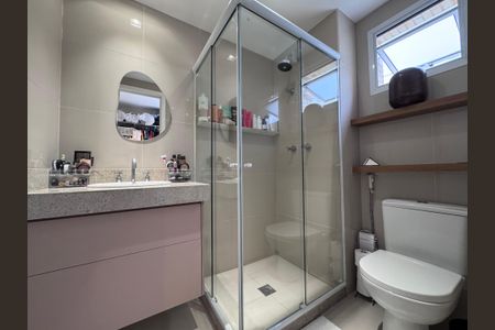 Apartamento à venda com 227m², 3 quartos e 2 vagas Apartamento à venda com 227m², 3 quartos e 2 vagasBanheiro da Suíte 2