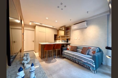 Sala de apartamento à venda com 1 quarto, 48m² em Leblon, Rio de Janeiro