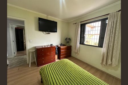 Casa à venda com 238m², 5 quartos e 3 vagasQuarto 2