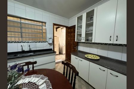 Casa à venda com 238m², 5 quartos e 3 vagasCozinha
