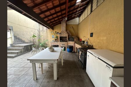 Casa à venda com 238m², 5 quartos e 3 vagasÁrea comum - Churrasqueira