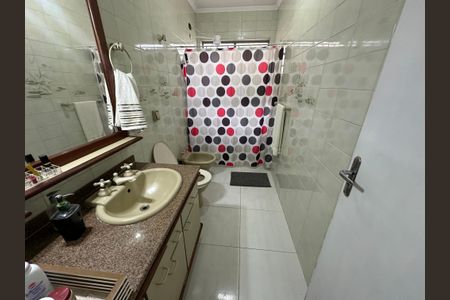 Casa à venda com 238m², 5 quartos e 3 vagasBanheiro da Suíte 1