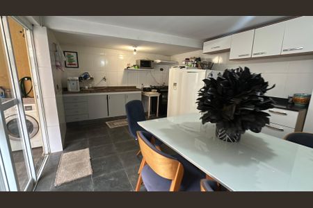 Casa à venda com 238m², 5 quartos e 3 vagasÁrea comum - Salão de festas