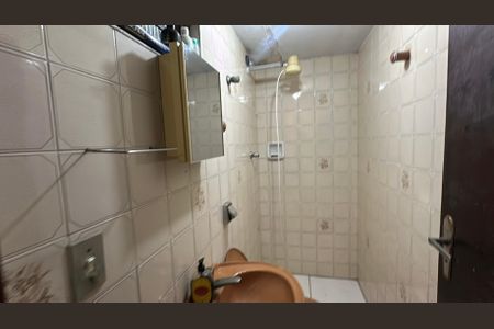 Casa à venda com 238m², 5 quartos e 3 vagasBanheiro de Serviço