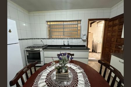 Casa à venda com 238m², 5 quartos e 3 vagasCozinha