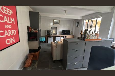 Casa à venda com 238m², 5 quartos e 3 vagasÁrea comum - Salão de festas