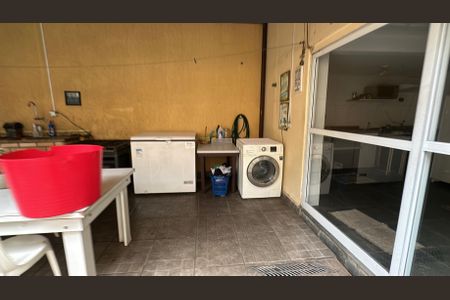 Casa à venda com 238m², 5 quartos e 3 vagasÁrea de Serviço