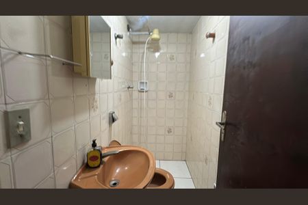 Casa à venda com 238m², 5 quartos e 3 vagasBanheiro de Serviço