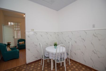 Casa à venda com 250m², 2 quartos e 5 vagas Casa à venda com 250m², 2 quartos e 5 vagasCozinha