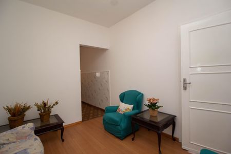 Casa à venda com 250m², 2 quartos e 5 vagas Casa à venda com 250m², 2 quartos e 5 vagasSala