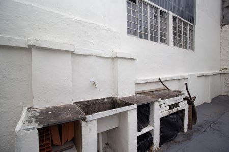 Casa à venda com 250m², 2 quartos e 5 vagas Casa à venda com 250m², 2 quartos e 5 vagasÁrea de Serviço