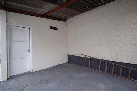 Casa à venda com 250m², 2 quartos e 5 vagas Casa à venda com 250m², 2 quartos e 5 vagasGaragem