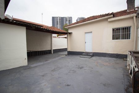 Casa à venda com 250m², 2 quartos e 5 vagas Casa à venda com 250m², 2 quartos e 5 vagasQuintal