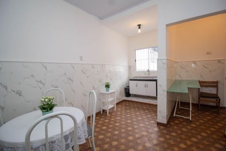 Casa à venda com 250m², 2 quartos e 5 vagas Casa à venda com 250m², 2 quartos e 5 vagasCozinha