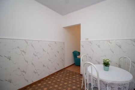 Casa à venda com 250m², 2 quartos e 5 vagas Casa à venda com 250m², 2 quartos e 5 vagasCozinha