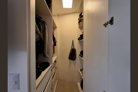 Apartamento à venda com 93m², 2 quartos e 1 vaga Apartamento à venda com 93m², 2 quartos e 1 vagaCloset Suíte