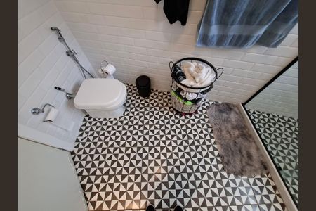 Apartamento à venda com 93m², 2 quartos e 1 vaga Apartamento à venda com 93m², 2 quartos e 1 vagaBanheiro da suíte