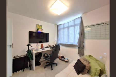 Apartamento à venda com 93m², 2 quartos e 1 vaga Apartamento à venda com 93m², 2 quartos e 1 vagaQuarto