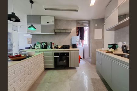 Apartamento à venda com 93m², 2 quartos e 1 vaga Apartamento à venda com 93m², 2 quartos e 1 vagaCozinha