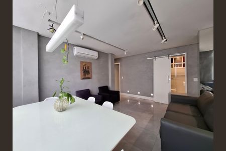 Apartamento à venda com 93m², 2 quartos e 1 vaga Apartamento à venda com 93m², 2 quartos e 1 vagaSala