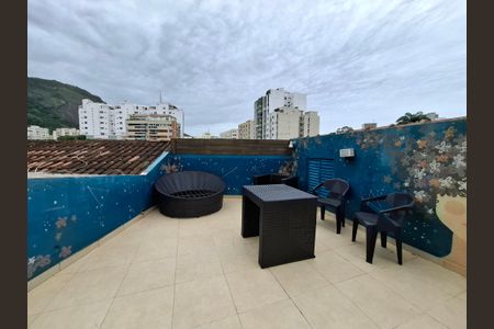 Apartamento à venda com 93m², 2 quartos e 1 vaga Apartamento à venda com 93m², 2 quartos e 1 vagaÁrea externa