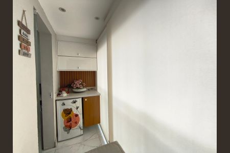 Apartamento à venda com 55m², 2 quartos e 1 vaga Apartamento à venda com 55m², 2 quartos e 1 vagaVaranda