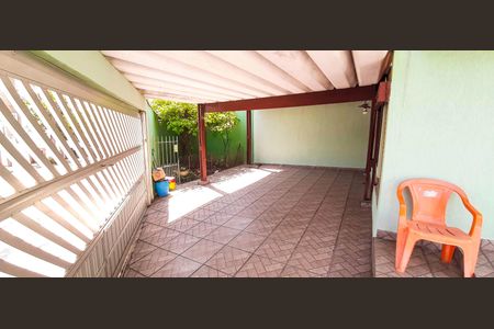 Casa à venda com 191m², 4 quartos e 7 vagas Casa à venda com 191m², 4 quartos e 7 vagasGaragem