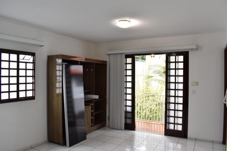 Casa para alugar com 200m², 3 quartos e 4 vagasSuíte