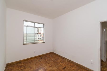 Sala de apartamento para alugar com 2 quartos, 67m² em Olaria, Rio de Janeiro