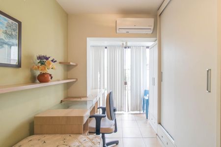 Quarto 1 de apartamento à venda com 2 quartos, 75m² em Azenha, Porto Alegre