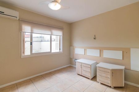 Suíte de apartamento à venda com 2 quartos, 75m² em Azenha, Porto Alegre