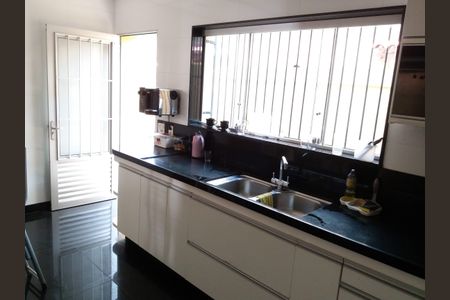 Casa à venda com 511m², 4 quartos e 4 vagas Casa à venda com 511m², 4 quartos e 4 vagasFoto 27