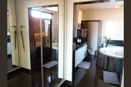 Casa à venda com 511m², 4 quartos e 4 vagas Casa à venda com 511m², 4 quartos e 4 vagasFoto 36