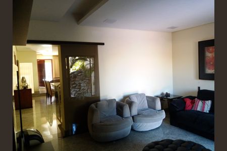 Casa à venda com 511m², 4 quartos e 4 vagas Casa à venda com 511m², 4 quartos e 4 vagasFoto 10