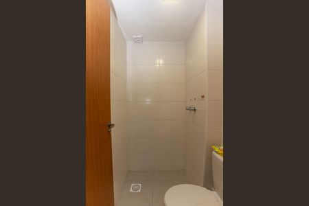 Apartamento à venda com 37m², 2 quartos e sem vaga Apartamento à venda com 37m², 2 quartos e sem vagaBanheiro Social