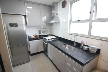 Apartamento à venda com 162m², 4 quartos e 3 vagasCozinha