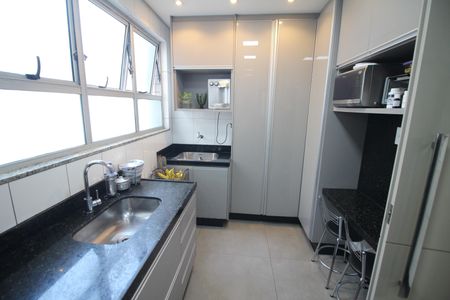 Apartamento à venda com 162m², 4 quartos e 3 vagasCozinha