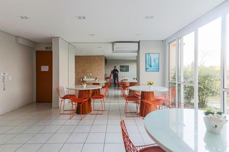 Apartamento para alugar com 46m², 2 quartos e 1 vaga Apartamento para alugar com 46m², 2 quartos e 1 vagaÁrea comum - Salão de festas